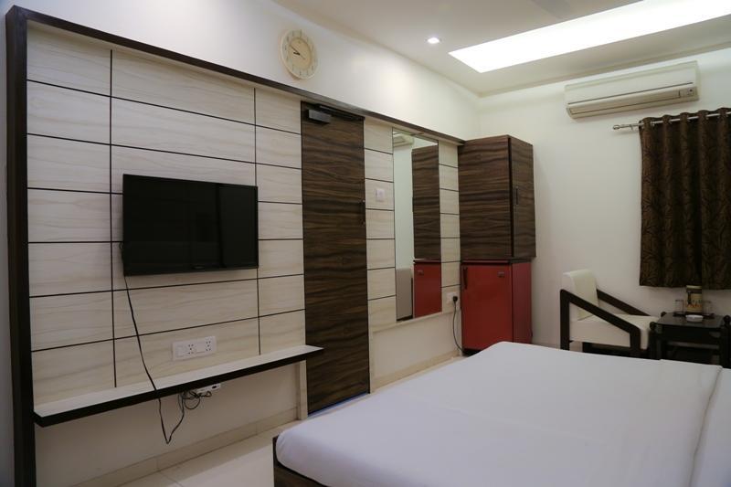 Hotel Golden Plaza Ahmedabad Habitación foto