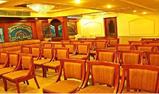 Hotel Golden Plaza Ahmedabad Exterior foto
